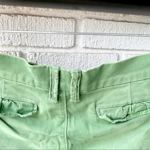 Abercrombie & Fitch Green Cuffed Shorts Size 2 - Picture 7 of 8